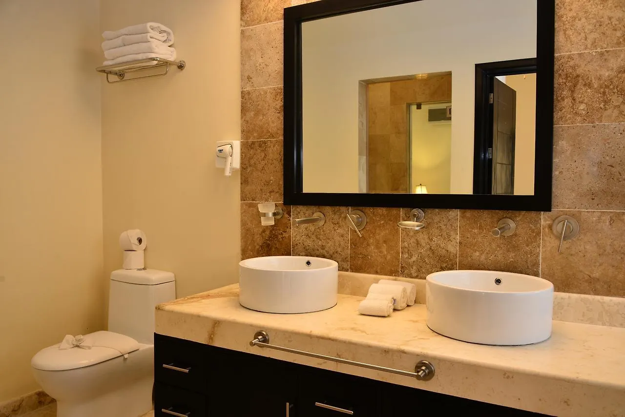 El Faro Condos By Rentals Your Way Playa del Carmen