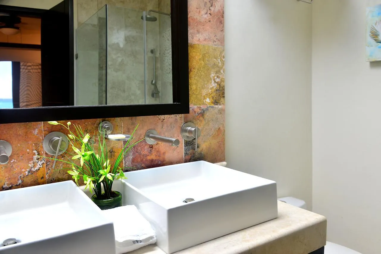 פלאייה דל כרמן El Faro Condos By Rentals Your Way מלון דירות פלאייה דל כרמן