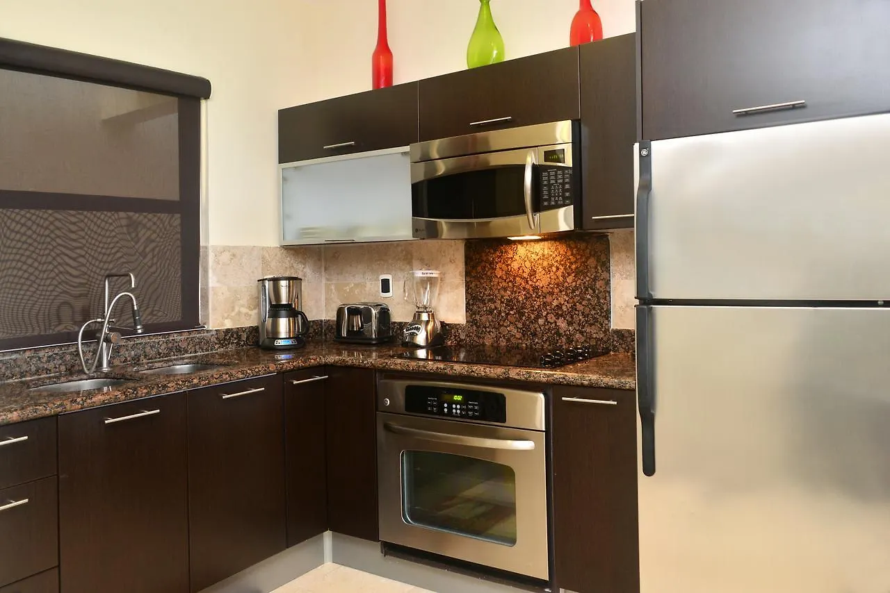 פלאייה דל כרמן El Faro Condos By Rentals Your Way 0*, פלאייה דל כרמן מקסיקו