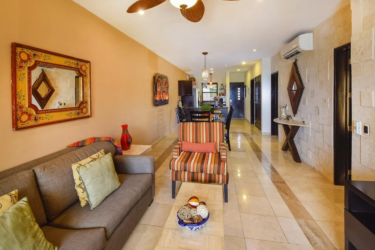פלאייה דל כרמן El Faro Condos By Rentals Your Way