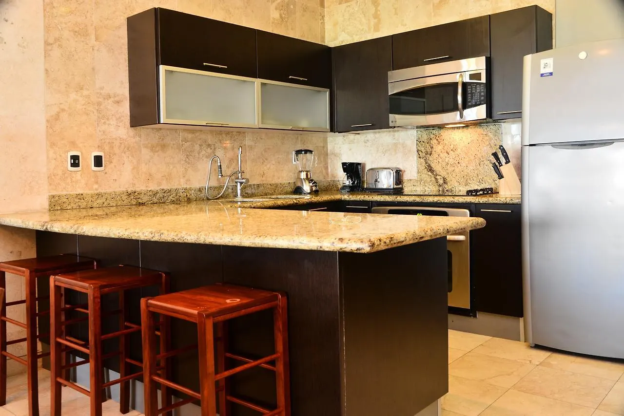 פלאייה דל כרמן El Faro Condos By Rentals Your Way
