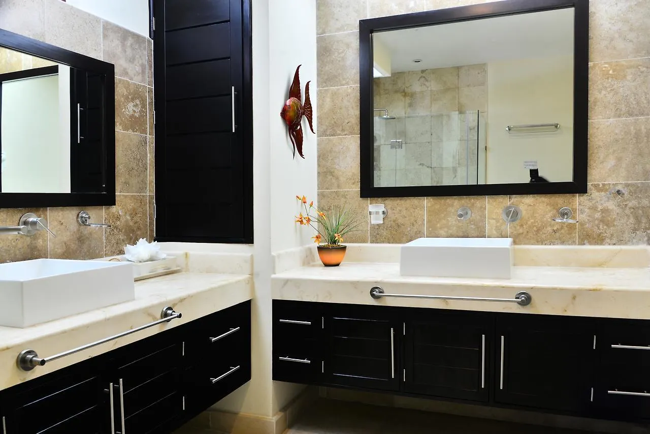 מלון דירות פלאייה דל כרמן El Faro Condos By Rentals Your Way מקסיקו