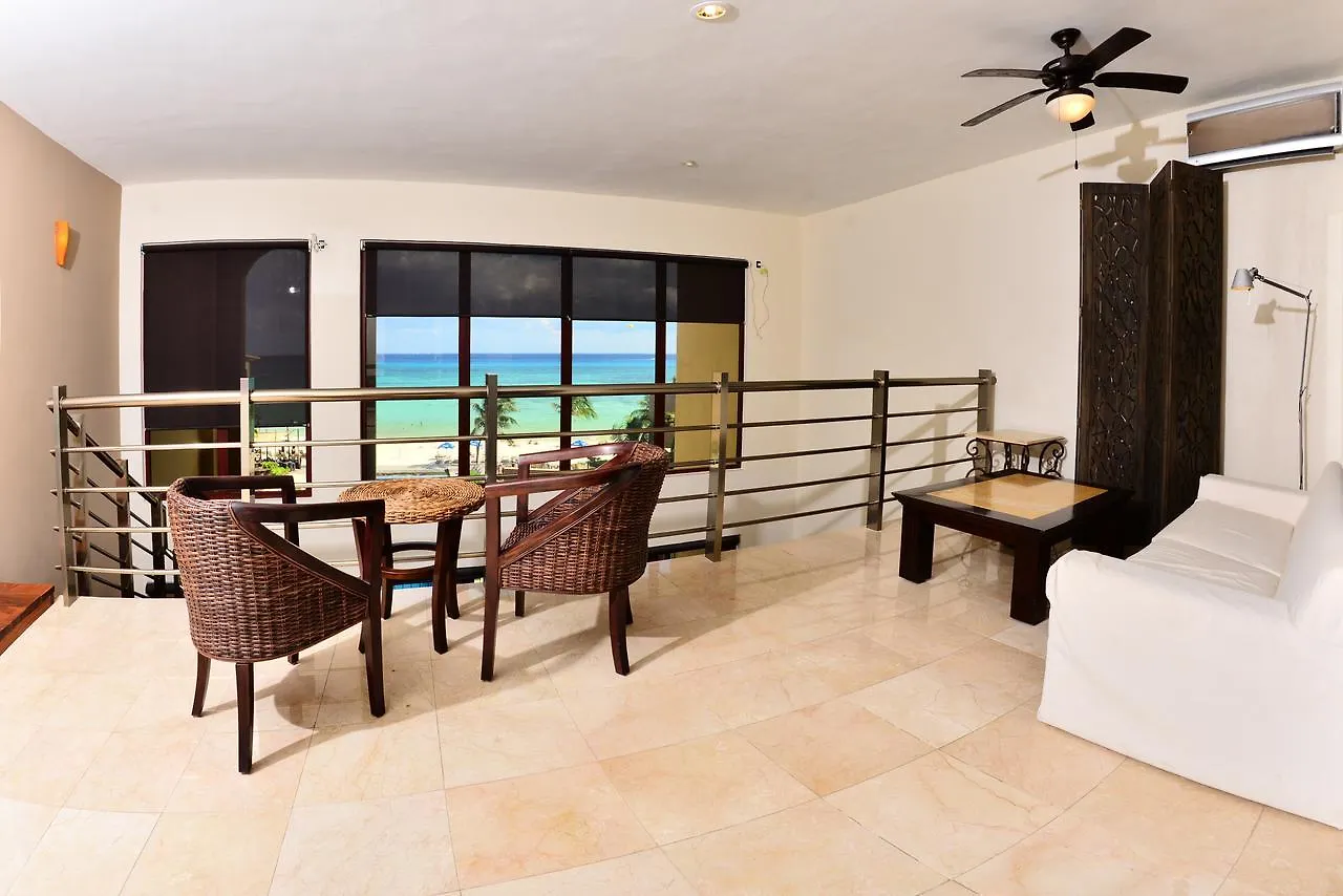 פלאייה דל כרמן El Faro Condos By Rentals Your Way