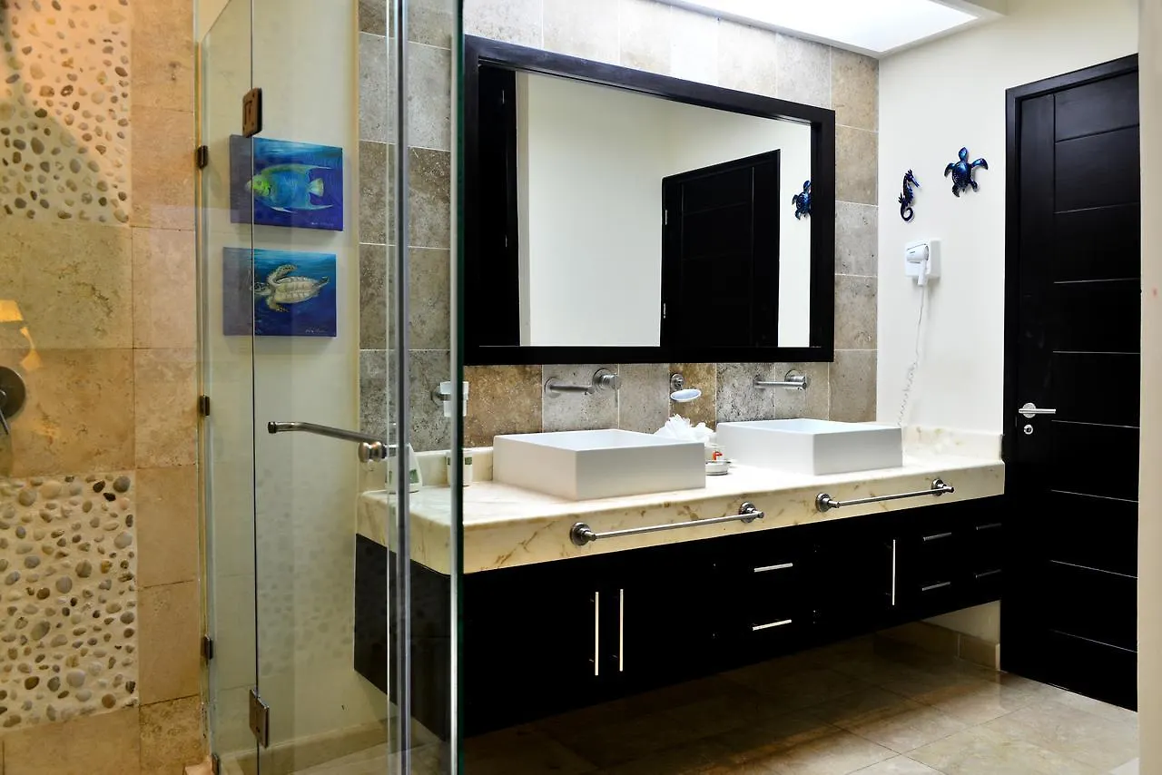 פלאייה דל כרמן El Faro Condos By Rentals Your Way